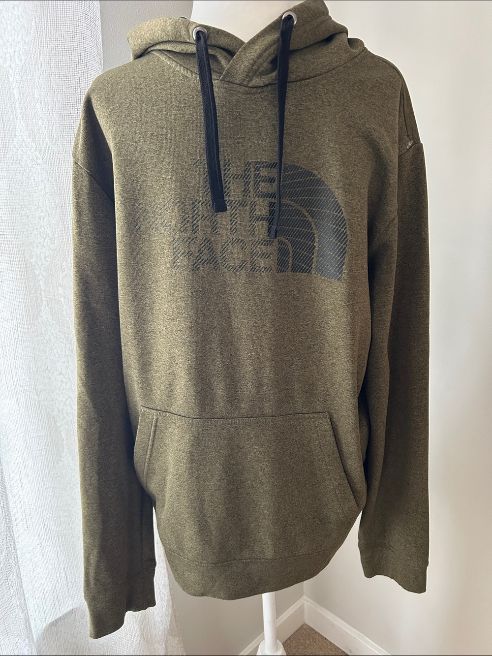 Men’s The North Face Olive Green Logo Pullover Hoodie, Size L